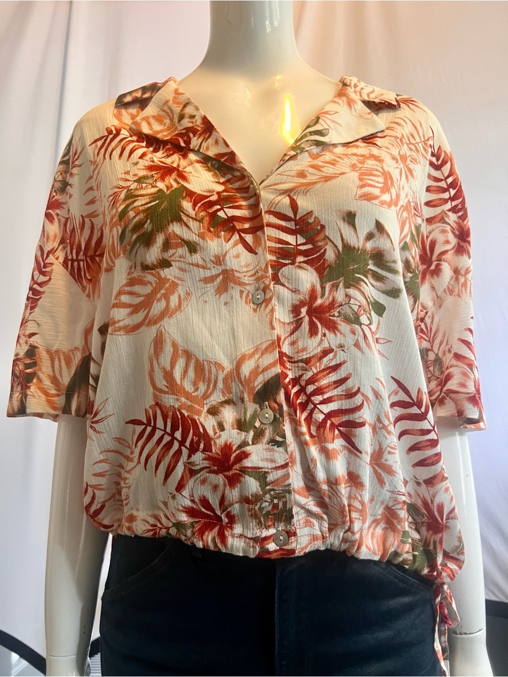 GUESS Cream Button-Front Blouse Rust & Olive Floral Print M